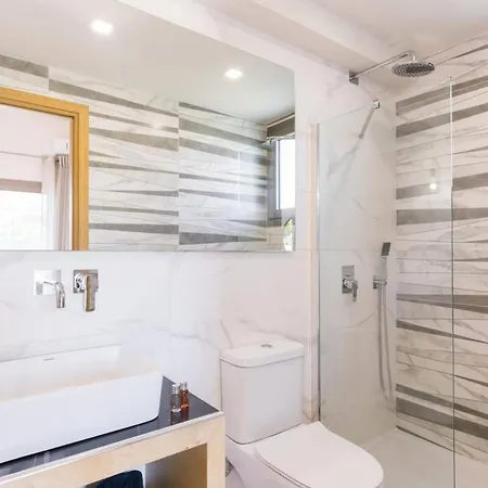 Anemona By ヴィラ *